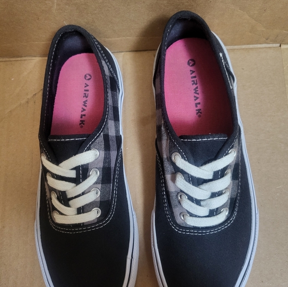 Airwalk Black/Grey Canvas Lace Up Skater Sneaker US Size 7.5 - Picture 7 of 9